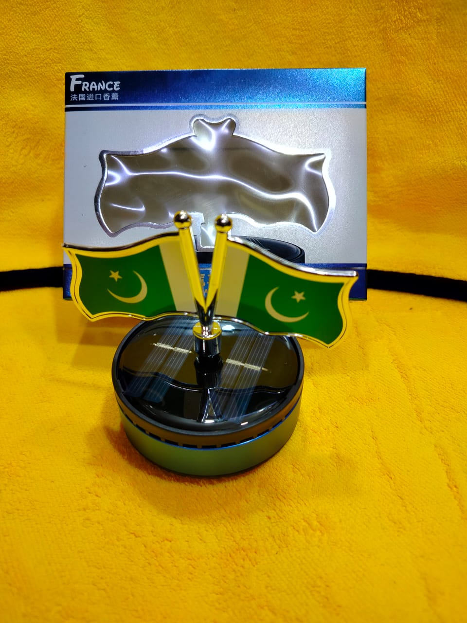Pakistan Flag Design Car Air Freshener Perfume Solar Power Car Aroma Diffuser Portable Car Air Purifier (Black)